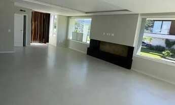 Imagem 12: Belíssima casa de alto padrão com 4 suítes + piscina em Condomínio nos Ingleses!