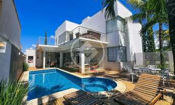 Imagem: Sobrado de esquina, 4 quartos sendo 3 suítes