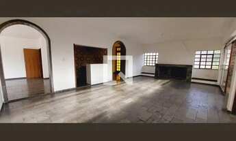 Imagem: Casa à Venda - Bandeirantes, 4 Quartos