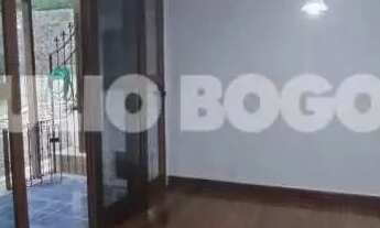 Imagem 4: Maravilhosa casa em condomínio, confortável planta, 3 quartos (suíte), dependências comple