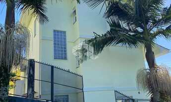 Imagem 5: Duas casas com área total de 307 m2 para vender na serra gaúcha