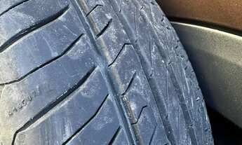 Imagem 5: Pneus seminovos, excelente estado