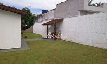 Imagem 6: Oportunidade Única em Massaguaçu: Casa Espaçosa com Conforto e Lazer!