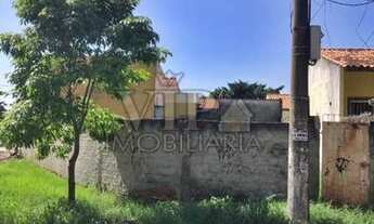 Imagem 2: Ótimo terreno plano, murado, em bairro residencial, localizado à poucos minutos do West Sh