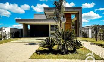 Imagem 2: Casa de condomínio para venda tem 254 metros quadrados com 4 quartos