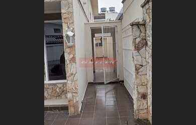 Imagem 3: Sobrado p/locação com 3 dorm 1 suite, sala, coz, 3 Wcs, 2 vagas, quintal. Oportunidade