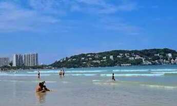 Imagem 2: Praia da Enseada a 100 metros do mar!