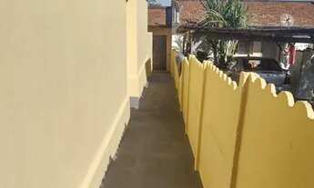 Imagem 3: Com garagem coberta e 01 suíte