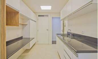 Imagem 7: 100m2 REFORMADO 2 DORMITÓRIOS 1 SUÍTE SALA AMPLA 1 VAGA ANDAR BAIXO