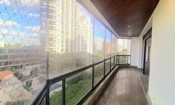 Imagem 6: Excelente apartamento de 280 metros com 4 dormitórios sendo 2 suítes, 3 vagas