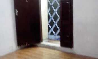 Imagem: Aluga-se quitinete com água e luz