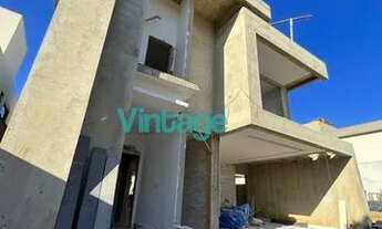 Imagem: CASA 03 QTOS 03 SUITES 04 VGAS EM CONDOMÍNIO