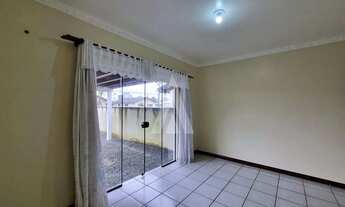 Imagem 7: Geminado com 2 quartos, sala de estar e jantar, 1 banheiro social e área de serviço no bai