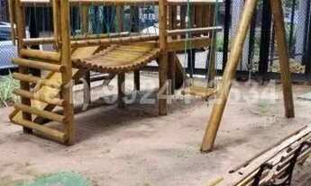 Imagem 4: Porto de Arromanches (C/B