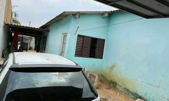 Imagem 2: Terreno com uma casa e uma edícula nos fundos