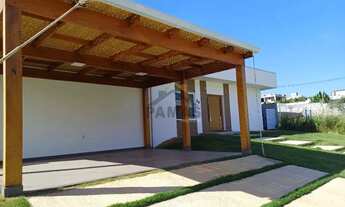 Imagem 2: Aconchegante, integrada, casa térrea e grande terreno gramado no Condomínio Terras de Sant