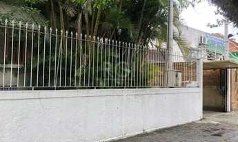 Imagem 2: Casa/terreno medindo 200m² de privativo, 550m² totais no bairro Partenon, 9 vag