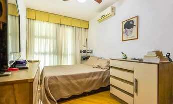 Imagem 4: Cobertura Triplex Mobiliada em Petrópolis - 207m², 3 Quartos e Vista Ampla