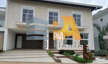 Imagem 2: Imperdível! Casa em Condomínio de Alto Padrão com 5 Quartos e 293m² na Estância das Flores