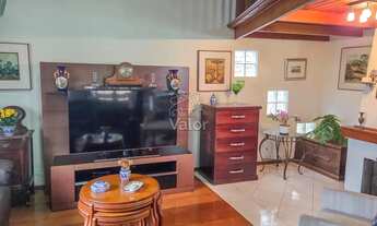 Imagem 3: Casa Exclusiva no Mercês 4 Quartos, Lareira e Quintal Espaçoso!