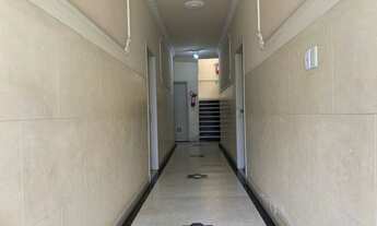 Imagem 5: Apartamento para venda possui 90 metros quadrados com 2 quartos em Menino Deus - Porto Ale