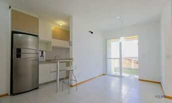 Imagem 2: Apartamento 2 quartos, varanda com churrasqueira, 1 vaga - Carvoeira - Florianópolis - SC