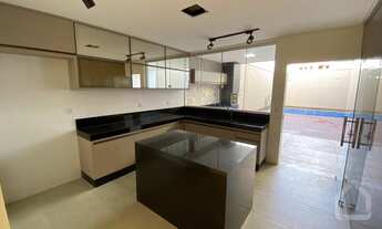 Imagem 5: Casa nova de luxo com 03 suítes ( sendo a principal com closet, hidromassagem, e varanda