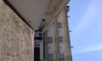 Imagem 6: Casa para aluguel e venda possui 780 metros quadrados com prédio de 3 andares nos fundos