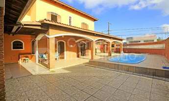 Imagem: CASA com piscina e 4 quartos em Itanhaém