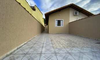 Imagem 3: Casa para venda possui 49 metros quadrados com 2 quartos em Balneário Gaivota - Itanhaém