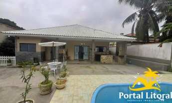 Imagem 2: Casa para Venda em Araruama, Pontinha, 4 dormitórios, 1 suíte, 2 banheiros, 2 vagas