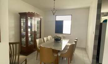 Imagem 2: Casa para venda tem 250 metros quadrados com 3 quartos em Barro Duro - Maceió - AL