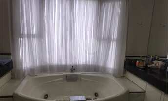 Imagem 6: Lindo apartamento; 4 suítes ,sendo 2 com banheira de hidro-massagem e ar condicionado