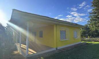 Imagem 4: Sítio com casa em Taquara - lareira e galpão de pedra com escritura