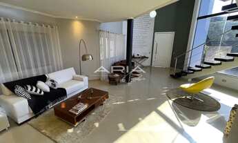 Imagem 3: Casa sobrado para venda na região Central de Cambé - PR