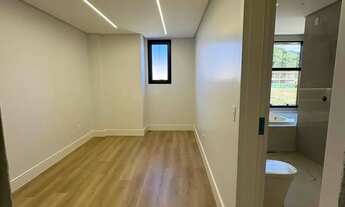 Imagem 3: Casa em condomínio com 4 suítes e 4 vagas de garagem em Camboriú/SC