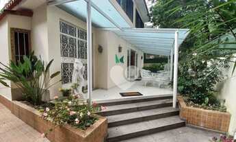 Imagem: Linda casa com 4 quartos à venda no Baixo