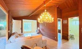 Imagem 4: Casa em Porto Alegre, no bairro Ipanema, com 3 dormitório(s), e 3 banheiros, à venda