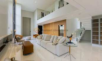 Imagem 3: Casa Jequitibá - Moderna com Fundo para Área Verde, Privacidade e Sofisticação em Alphavil