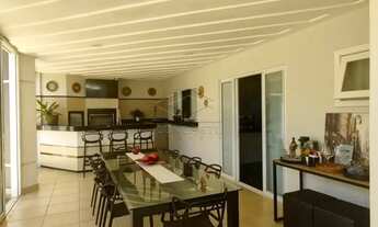 Imagem 6: Luxuosa Casa com Área Gourmet, Piscina Aquecida e Suíte Master no Residencial Tivoli I - B