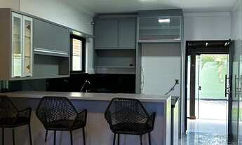 Imagem 6: Aluguel anual casa semi mobiliada com 2 dormitórios a 350m da Praia do Campeche