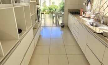 Imagem 7: Casa para venda possui 290 metros quadrados com 4 quartos em Centro - Araguari - MG