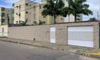 Imagem: Casa para venda possui 312 m2 com 4 quartos