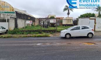 Imagem 2: Terreno pronto pra construir com 360m², no Bairro Santa Mônica; Terreno com pequena inclin