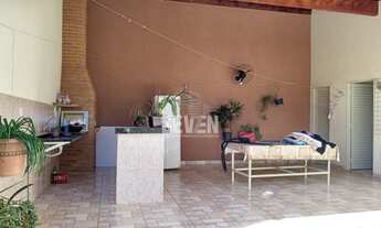 Imagem 1: CASA COM 2 DORMITÓRIOS E 1 SUITE, QUINTAL GRANDE COM CHURRASQUEIRA