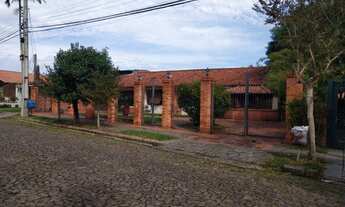 Imagem 5: Casa com 17 cômodos, 6 banheiros, e dezessete vagas para carros