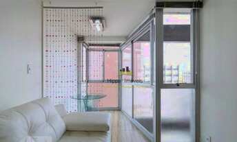 Imagem 2: Em andar alto Apartamento com 2 dormitórios