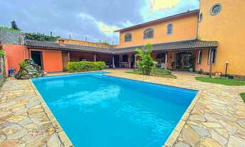 Imagem 2: Casa para aluguel e venda possui 549 metros quadrados com 3 quartos