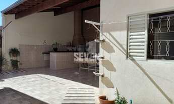 Imagem 5: CASA COM 2 DORMITÓRIOS E 1 SUITE, QUINTAL GRANDE COM CHURRASQUEIRA