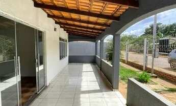 Imagem 2: Casa térrea, 3 quartos, próximo ao CENTRO de Chapada dos Guimarães